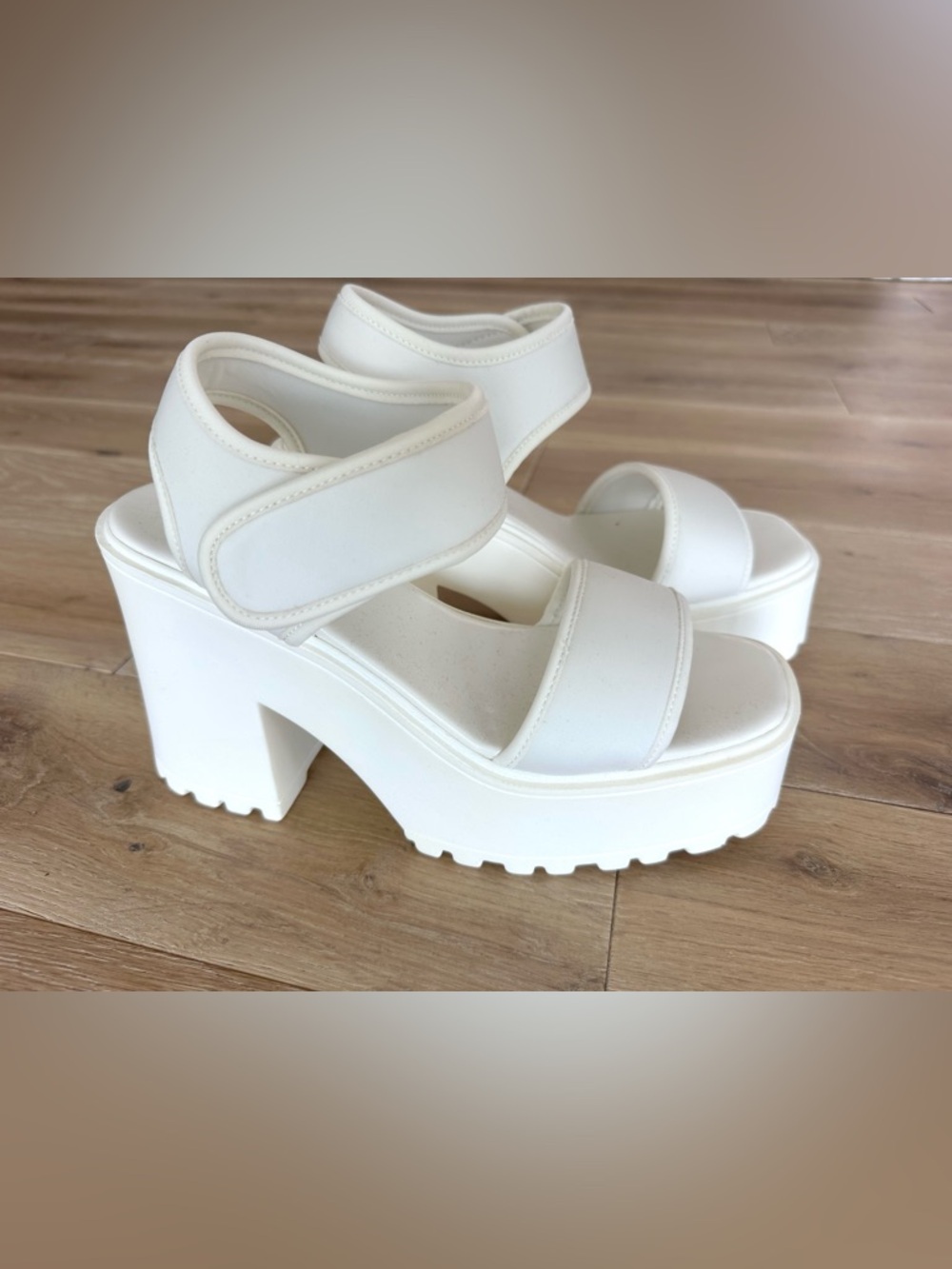 Olivia Miller White Platform Heels, Women’s 8
NWOT